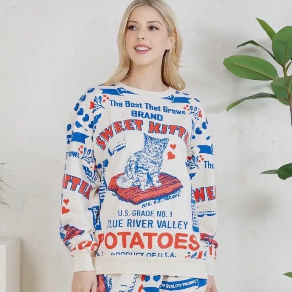NWT Sweet Kitty Graphic Cream and Blue Women's Pullover Sweater